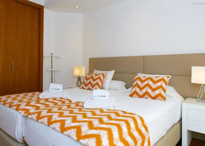 Luzbay Pool Apartments